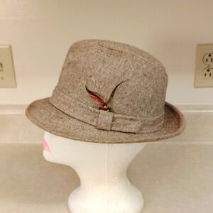 ParkRoyal Stylish Beige Fedora with Feather Detail